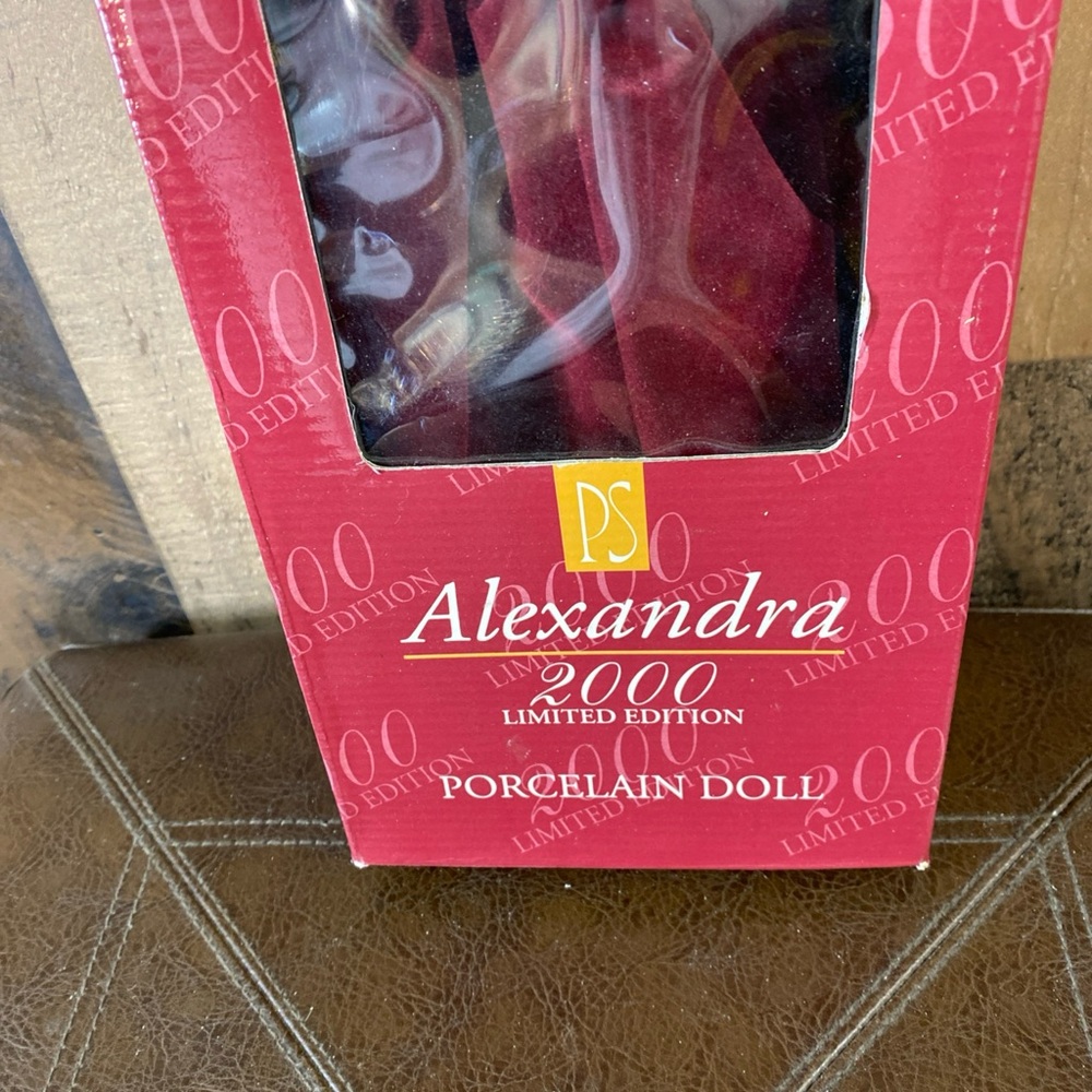 Alexandra 2000‎ Limited Edition Porcelain Doll Design Original Box Vintage - Picture 10 of 16